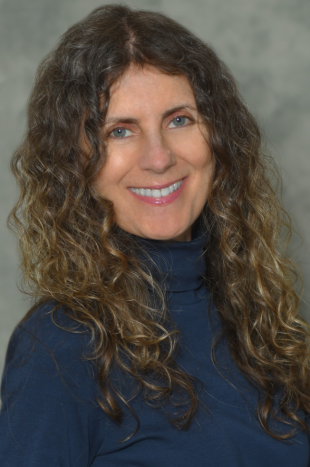 Rabbinic Intern Deborah Bell